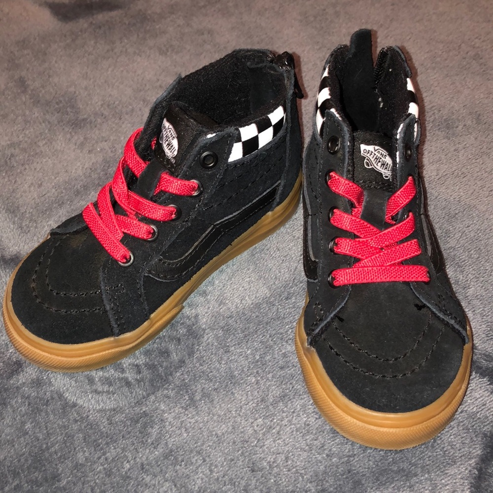 Boys shoes